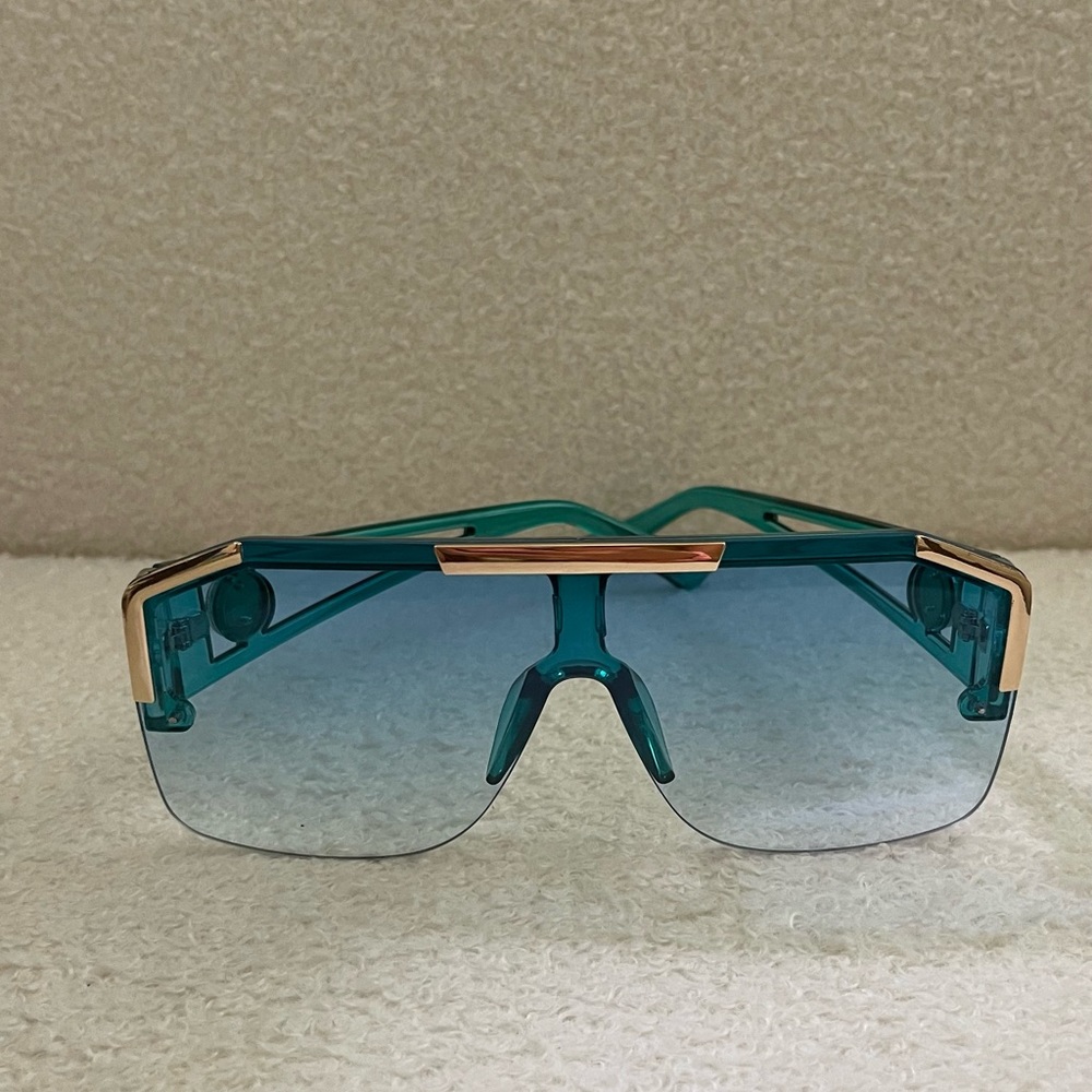 Brand New Ombre Blue Trendy Oversize Sunglasses